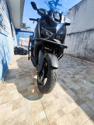 YAMAHA XMAX 300 CONNECTED ABS YAMAHA XMAX 300 CONNECTED ABS